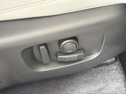 New 2026 Land Rover Range Rover Velar S image 34