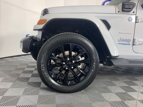 Used 2022 Jeep Wrangler Unlimited Sahara w/ Cold Weather Group image 12