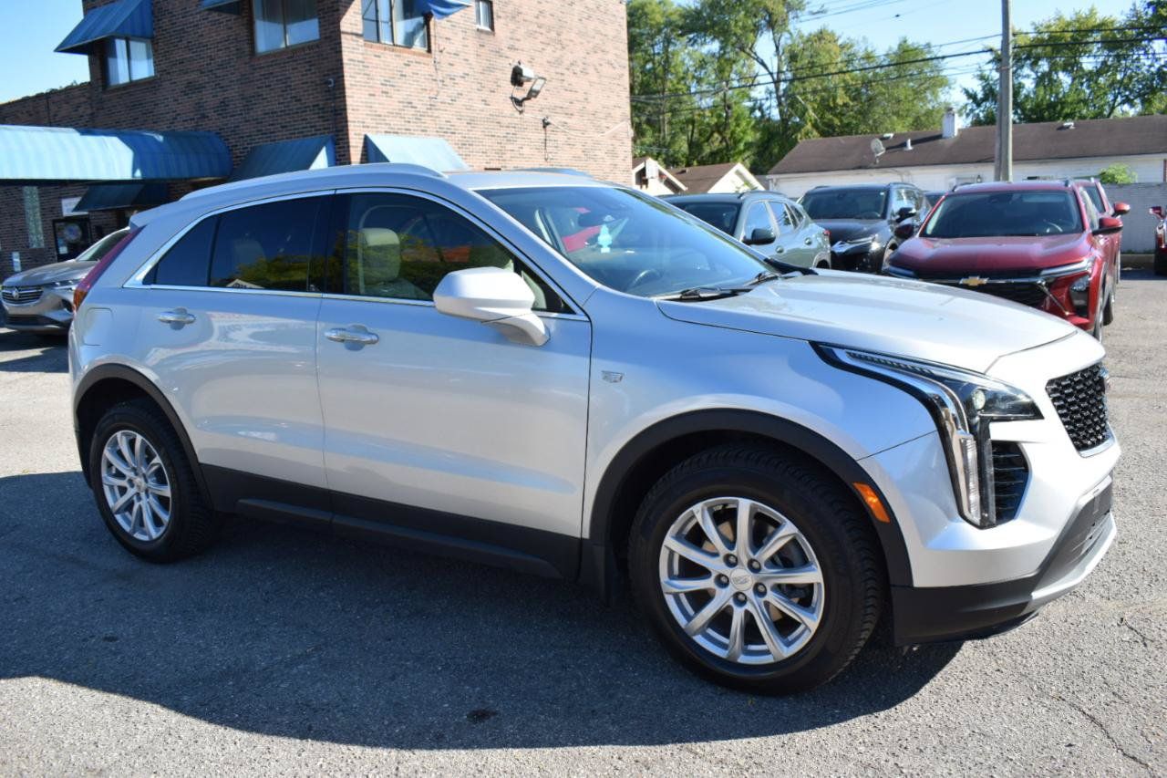 Used 2022 Cadillac XT4 Luxury w/ Cold Weather Package AWD/4WD image 4