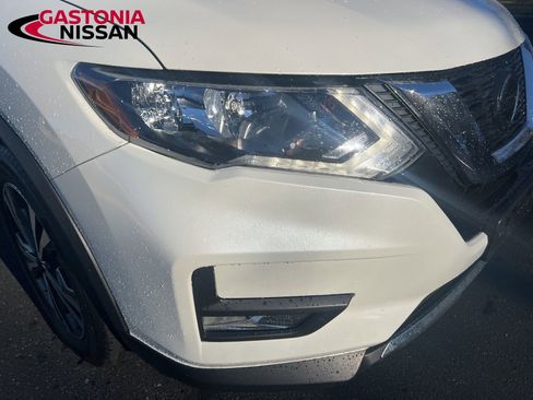 Used 2020 Nissan Rogue SV w/ Sun & Sound Touring Package image 21