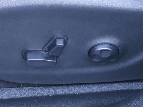Used 2021 Jeep Cherokee Limited image 19