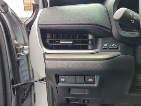 Used 2025 Toyota Grand Highlander FWD image 20
