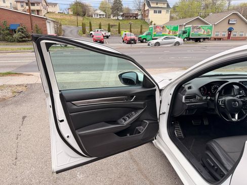 Used 2020 Honda Accord Sport image 10