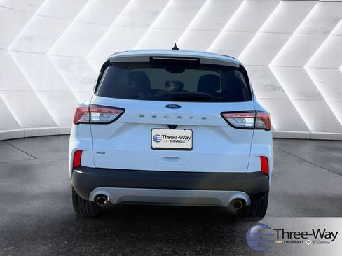 Used 2022 Ford Escape SE image 4