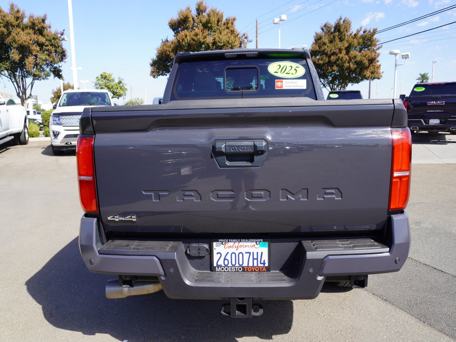 Used 2025 Toyota Tacoma SR5 AWD/4WD image 12