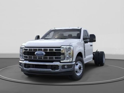New 2026 Ford F350 XL w/ XL Chrome Package RWD image 2