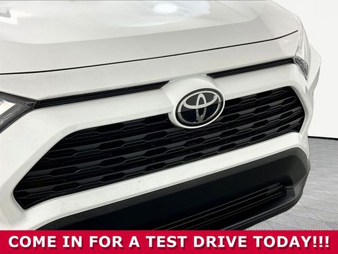 Used 2023 Toyota RAV4 LE AWD/4WD image 28