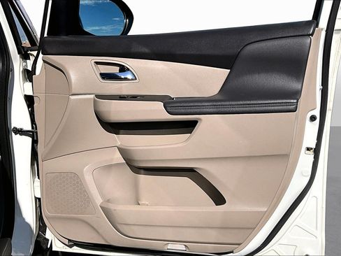 Used 2016 Honda Odyssey EX-L image 18