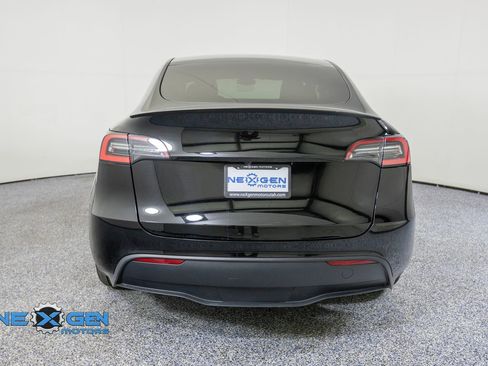 Used 2024 Tesla Model Y Performance AWD/4WD image 6