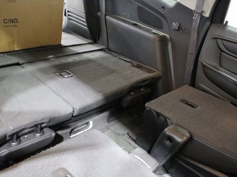 Used 2014 Chevrolet Traverse LT image 25