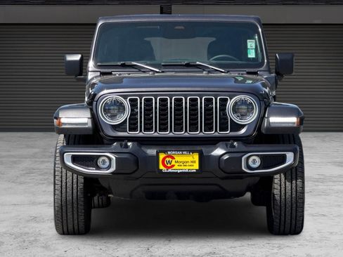 Used 2025 Jeep Wrangler Unlimited Sahara AWD/4WD image 10