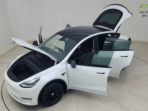 Used 2022 Tesla Model Y Long Range AWD/4WD image 85