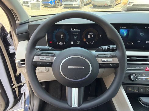 Used 2025 Hyundai Tucson SE FWD image 23