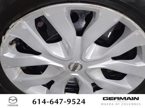 Used 2017 Nissan Rogue S w/ S Appearance Package AWD/4WD image 12