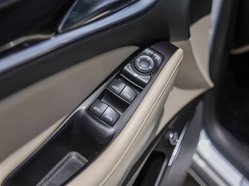 Used 2020 Buick Enclave Essence FWD image 21
