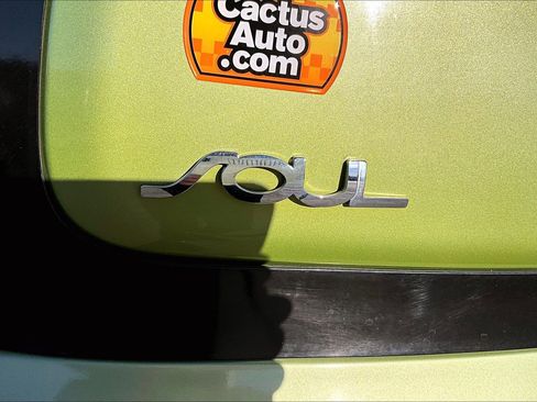 Used 2016 Kia Soul + image 29