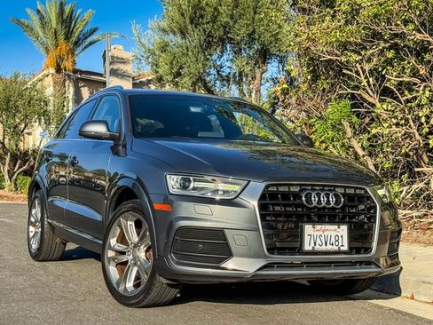 Used 2017 Audi Q3 2.0T Premium Plus w/ Premium Plus Package FWD image 1