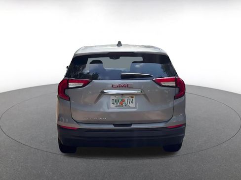 Used 2024 GMC Terrain SLE FWD image 12
