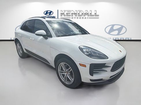 Used 2021 Porsche Macan AWD/4WD image 1