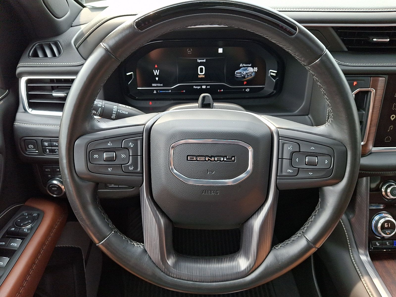 Used 2023 GMC Yukon Denali Ultimate AWD/4WD image 22
