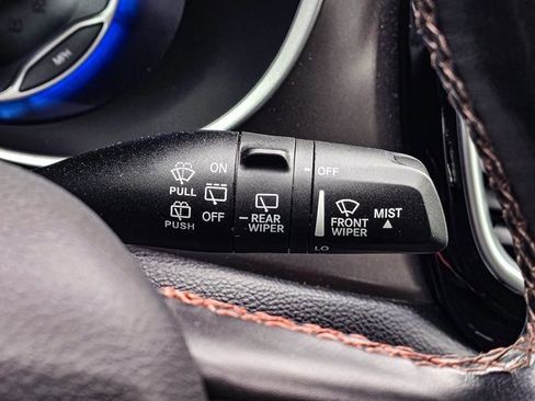 Used 2020 Chrysler Pacifica Touring-L image 27