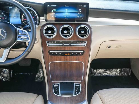 Used 2022 Mercedes-Benz GLC 300 image 12