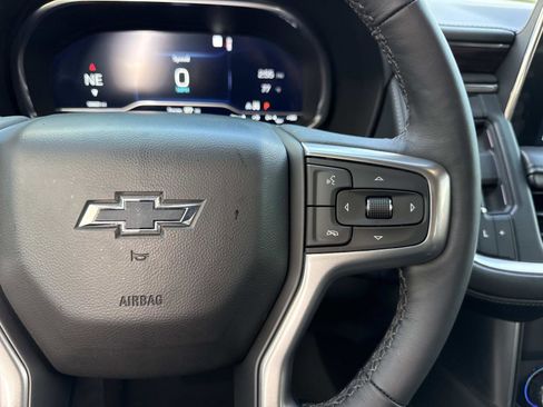 Used 2022 Chevrolet Tahoe Z71 w/ Luxury Package image 17