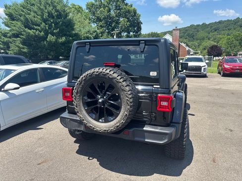 Used 2021 Jeep Wrangler Unlimited Sahara w/ Cold Weather Group AWD/4WD image 9