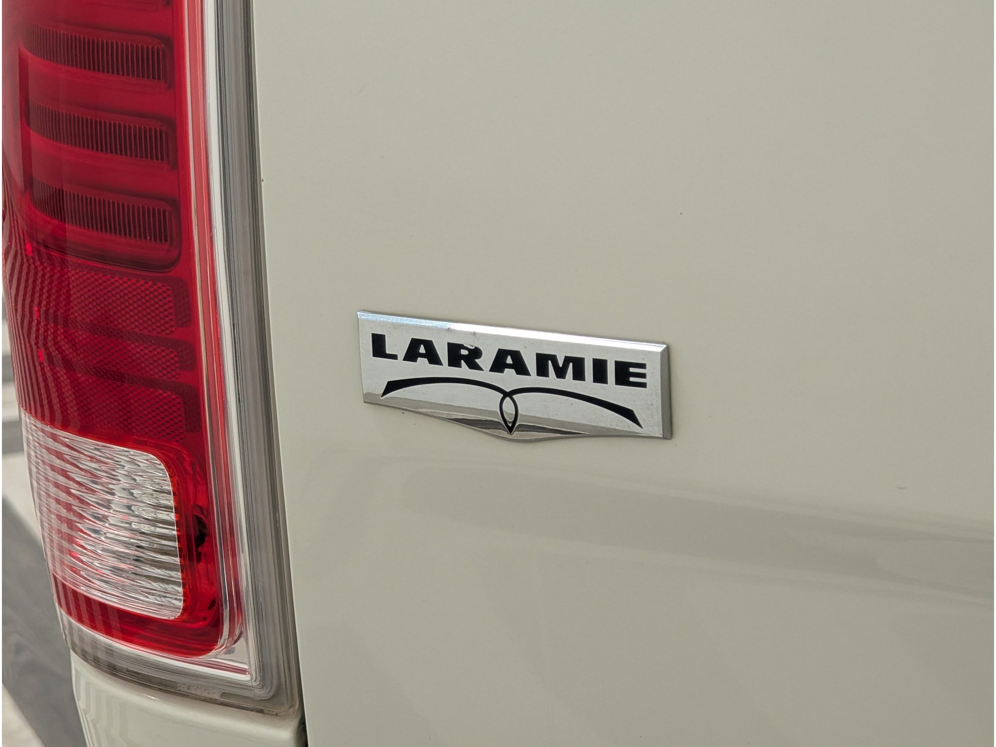 Used 2017 RAM 3500 Laramie AWD/4WD image 5