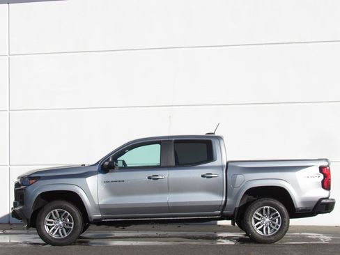 Used 2024 Chevrolet Colorado LT image 4