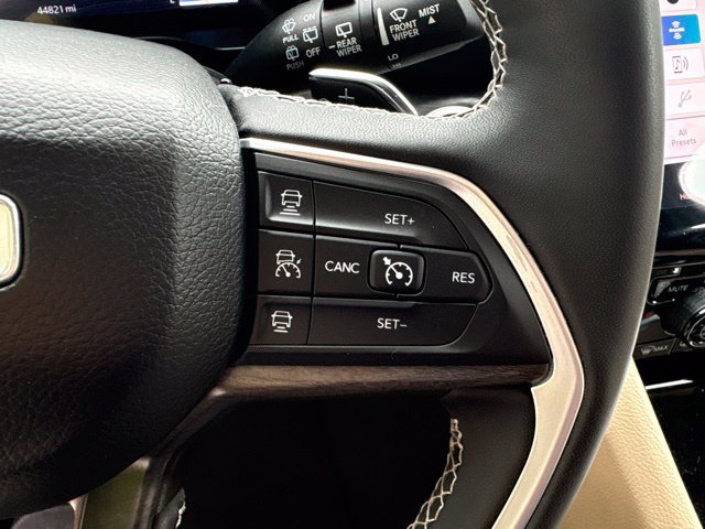 Used 2023 Jeep Grand Cherokee Limited AWD/4WD image 21