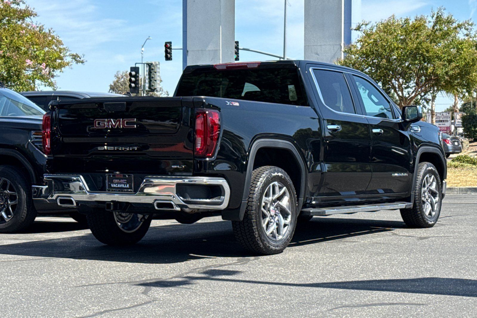 New 2026 GMC Sierra 1500 SLT w/ SLT Premium Package AWD/4WD image 5