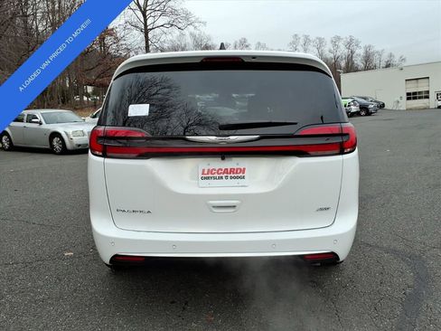 New 2026 Chrysler Pacifica Pinnacle AWD/4WD image 6