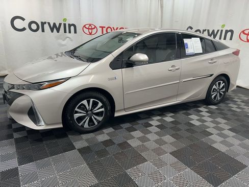 Used 2018 Toyota Prius Prime Premium image 4