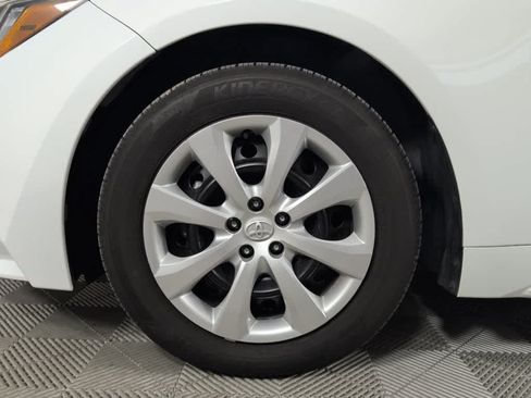 Used 2025 Toyota Corolla LE FWD image 11