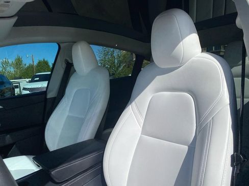 Used 2023 Tesla Model Y Long Range AWD/4WD image 14