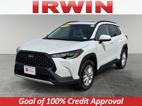 Used 2023 Toyota Corolla Cross LE w/ Moonroof Package AWD/4WD image 1