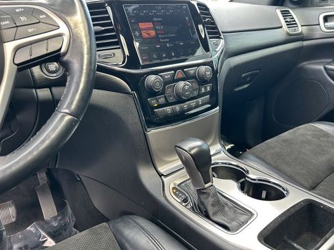 Used 2020 Jeep Grand Cherokee Altitude image 20