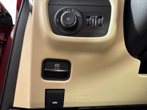 New 2025 Jeep Grand Cherokee L Limited image 32