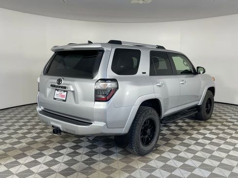 Used 2022 Toyota 4Runner SR5 AWD/4WD image 24