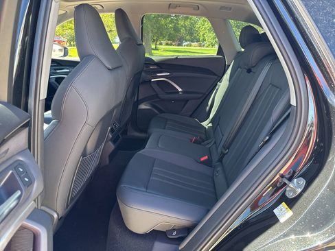 Used 2025 Audi Q5 Premium Plus w/ Premium Plus AWD/4WD image 10