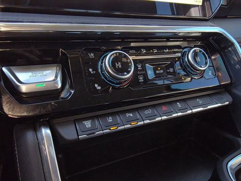 Used 2025 GMC Sierra 2500 Denali w/ Denali Reserve Package image 19