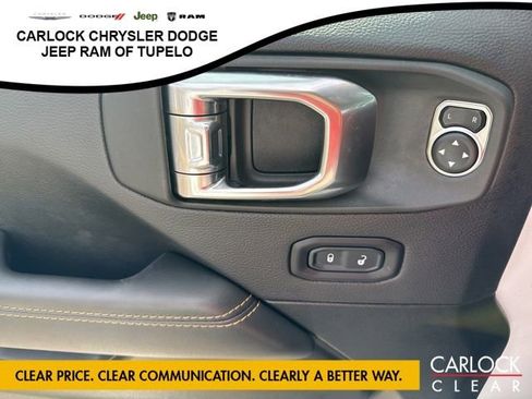 Used 2025 Jeep Wrangler Sahara image 10