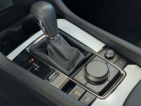 New 2026 MAZDA MAZDA3 Hatchback w/Premium Plus Pkg image 26