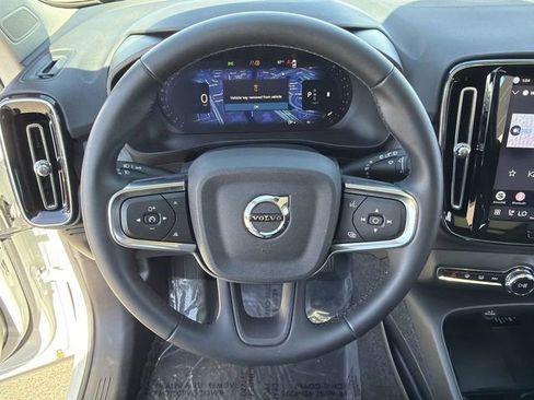 Certified 2025 Volvo XC40 B5 Plus w/ Climate Package AWD/4WD image 21