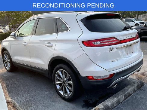 Used 2019 Lincoln MKC Select w/ Select Plus Package AWD/4WD image 3