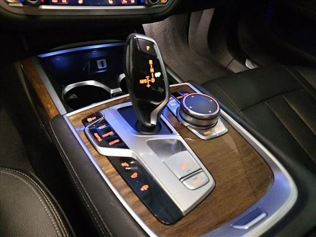 Used 2017 BMW 740i RWD image 10