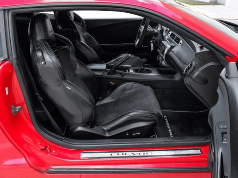 Used 2015 Chevrolet Camaro SS w/ SS Performance Package RWD image 39