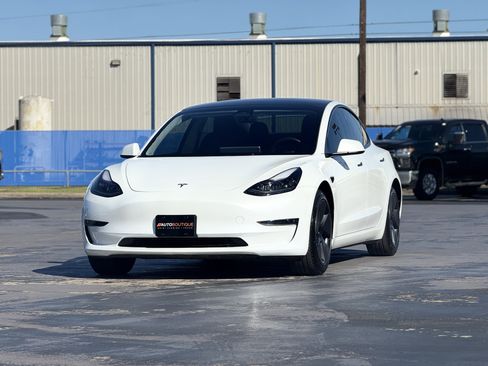 Used 2023 Tesla Model 3 Standard Range image 5
