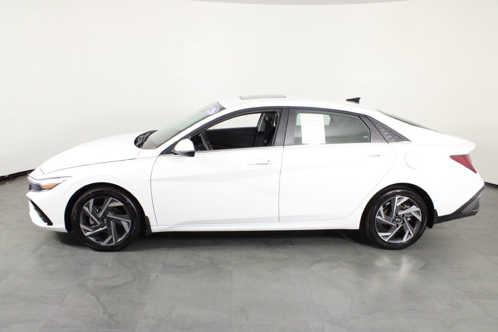 Certified 2026 Hyundai Elantra Limited FWD image 14